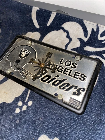 Vtg 80s LA Raiders NFL Football Wall Clock METAL Decorative Plaque 2 Bar Helmet Cover