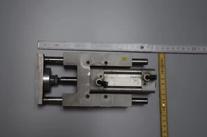 FESTO Führungseinheit FENG-32-50 mit Normzylinder DNC-32-25-PPV-A - Bild 1 von 5