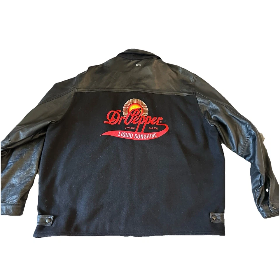 Dr Pepper Líquido Sol Bordado Logo Cuero/Lana Bombardero iD Wear XL Foto 1 de 4