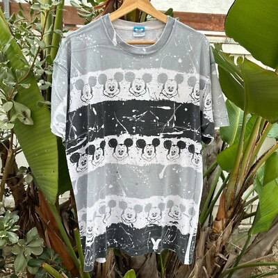 Camiseta vintage años 90 Mickey Mouse AOP Splatter Hecha en EE. UU. (Se adapta a L) Foto 1 de 4