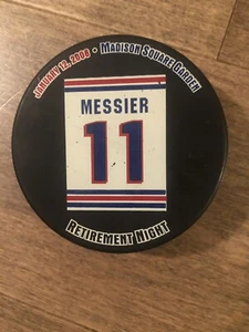 New York Rangers Mark Messier Retirement Night Puck & Program - Picture 1 of 10