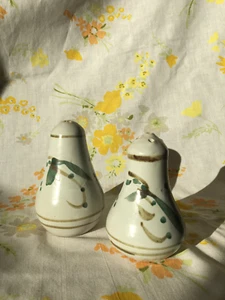 Stoneware Studio Art Pottery Salt & Pepper Shakers Hand Painted Browns Greens - Bild 1 von 4