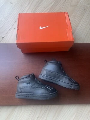 Nike Goadome Woodside Niño Pequeño Talla 8C Negro Zapatos Impermeables NUEVO Foto 1 de 4