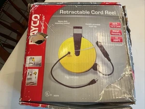 Carrete de cable retráctil BAYCO de metal 3 salidas 10 amperios 30 pies 16/3 cable FL-800 NUEVO - Imagen 1 de 7
