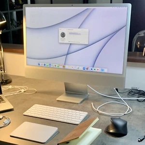 Apple iMac 24" 4.5K All in One - Apple M1 CPU/GPU 256GB 8GB Silver - body only - Afbeelding 1 van 1