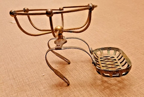 Antique Victorian Cast Brass we Clawfoot Tub Sponge & Soap Holder, c1890 Cover