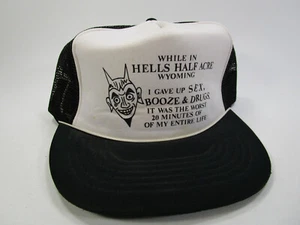 De colección Hells Medio Acre Wyoming Sexo Bebida Drogas Humor Camionero Gorra Sombrero A Presión - Imagen 1 de 4