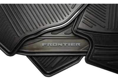 Tapetes de assoalho originais do fabricante novos para 2005-2023 Nissan Frontier All Weather 4 peças - Imagem 1 de 4