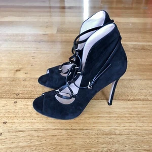 Gianvito Rossi Black Suede Pointed Toe Strappy Heels, Size 37.5 - NEW - Picture 1 of 7