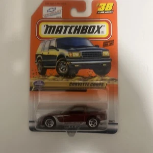 Corvette 1999 cupé de colección Matchbox serie 8 rojo #38/100 nuevo en tarjeta - Imagen 1 de 3