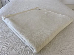Target Cream Wool Blend Textured Check Cellular Queen / King Blanket 255 Cm² - Picture 1 of 12