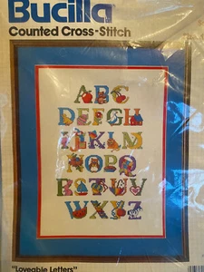 Bucilla Gezählt Kreuzstich Stickerei Nähset Liebevolle Buchstaben Kinderzimmer - Bild 1 von 5