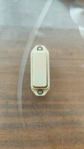 Interruttore unipolare con spia Vimar serie 7000 art. 7007. Raro. ULTIMO! - Bild 1 von 2