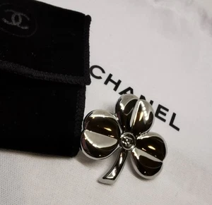 Brand New Chanel Silver Metal Clover Leaf Brooch Pin With Velvet Pouch VIP Gift - Picture 1 of 3