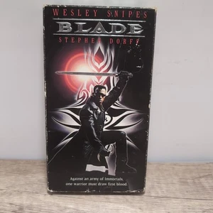 Blade (VHS, 1999) WIDESCREEN Edition Wesley Snipes Vampire Comic RARE CULT  - Picture 1 of 7