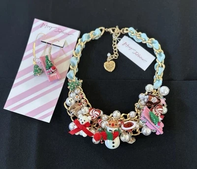 Betsey Johnson Christmas Collar Necklace Earrings Set Santa Holiday Charm Pearl - Image 1 of 4