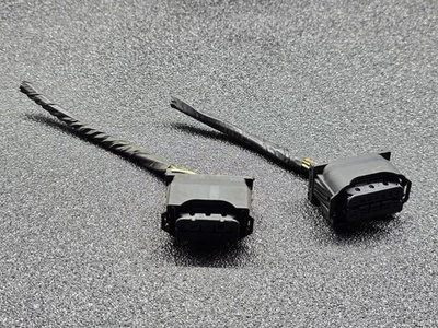 BMW 3 SERIES E90 E91 E92 E93 HEADLIGHT WIRING CONNECTOR PLUGS - Image 1 of 4