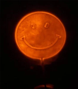 SMILE FACE IMAGE ILLUMINATOR GRAPHIX LIGHT BULB retro style bar lamps NEW party - Picture 1 of 1