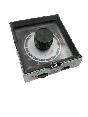 Eagle Signal 120VAC 150 Min CYCL-FLEX TIMER HP510A6 30 HR 30 Hour Timer - Image 1 of 4