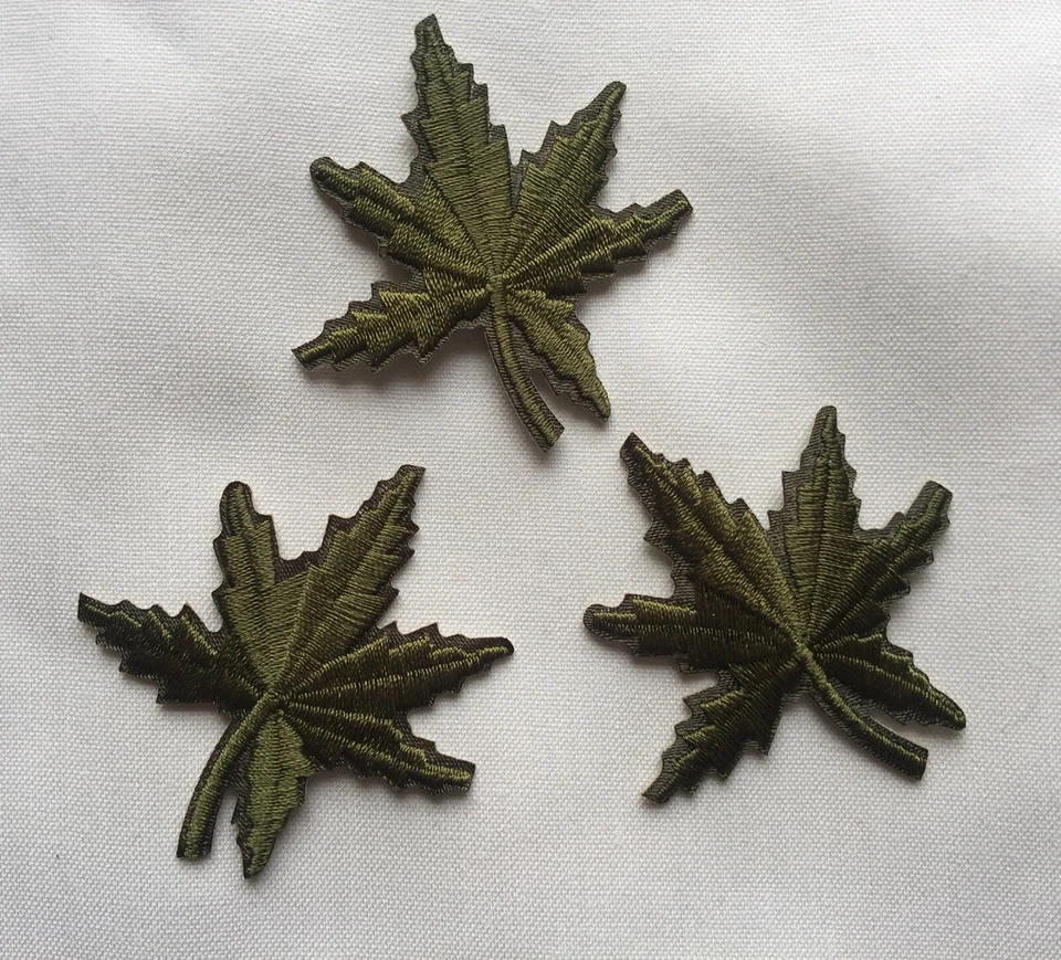 Lot de 3 insignes appliqués patchs brodés feuilles vertes armée fer à coudre - Photo 1/1