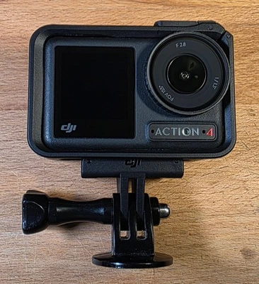 DJI Osmo Action 4 Cam, guter Zustand, Akk. gepflegt, Amazon Rechnung - Bild 1 von 4