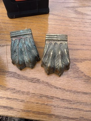 2-Antigua cubierta de tapa de pie de garra Duncan Phyfe de cuatro dedos de bronce fundido pesado A540 Foto 1 de 3