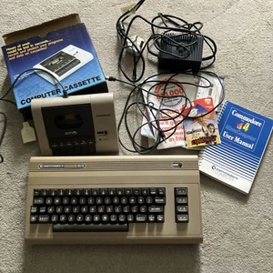 COMMODORE 64 Computer 1984 with cassette tape manual cables used once - Afbeelding 1 van 13