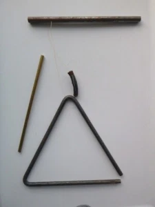 Choroi Medium Size Iron Triangle with hanging bar and striker - Picture 1 of 1