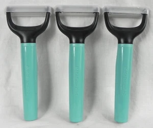 3 KitchenAid Y-Schäler, gerade Julienne Wellenschliff, Aqua Griffe, Abdeckungen, Exc. - Bild 1 von 8