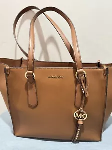NWT-Michael Kors Brown/Gold Trim shoulder/tote bag - Picture 1 of 9