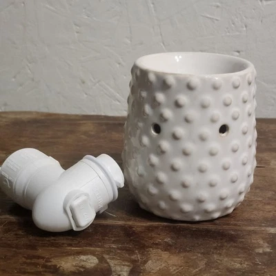 Scentsy Spot On Mini Wax Warmer Wall Plug-In Ceramic Hobnail White  - Image 1 of 4