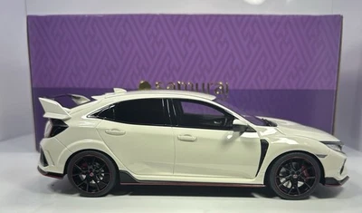 KYOSHO 1/18 SCALE 2017 HONDA CIVIC TYPE R “WHITE VERSION” INCREDIBLE DETAIL - Image 1 of 4