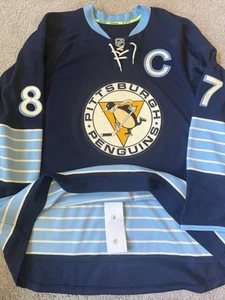 Reebok Sidney Crosby Pittsburgh Penguins 2011 NHL Winter Classic Jersey Blue 60 - Picture 1 of 3