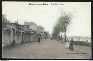 CPA   -  BRUYERES ET MONTBERAULT . LES ECOLES MONUMENT AUX MORTS . 1954 . 447.K* - Imagen 1 de 1
