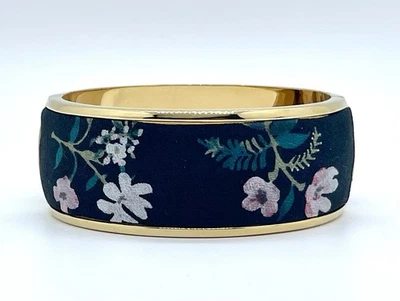 Brazalete Brazalete KATE SPADE Tela Negra Diseño Floral Tono Dorado Bisagras 1" Ancho Foto 1 de 4