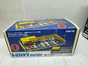 Tomica Tomicarama Vintage 04c 1/64 Used Car Shop Accelerator Diorama :JPN - Bild 1 von 4