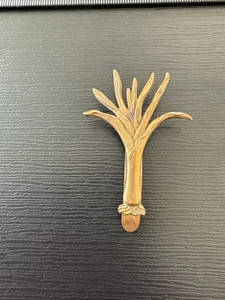 Welsh Guards Original Mützenabzeichen mit Schieber Nr. auf Rückseite GX - Bild 1 von 3