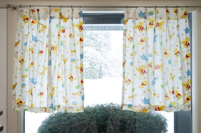 Sears Winnie The Pooh 1964 cortinas transparentes  Foto 1 de 4