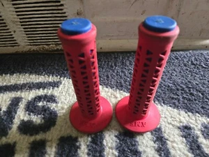 OLD SCHOOL BMX NOS 1980s AME UNITRON GRIPS BUBBLE FONT MADE USA VINTAGE RARE OG - Picture 1 of 5