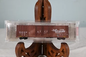 Micro Trains N Scale 60' Box Car Excess Ht 103010 Denver & Rio Grande Western - Picture 1 of 2