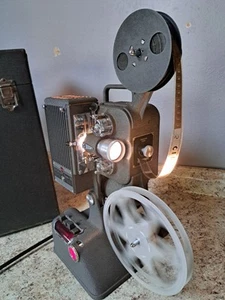 Kodak Kodascope Sixteen-20 Film Projector Silent 16mm w/Reel, Case & Film Works! - Picture 1 of 13