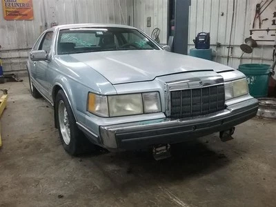 Passenger Tail Light Center Chrome Trim Fits 90-92 LINCOLN MARK SERIES 1351581 - Image 1 of 4