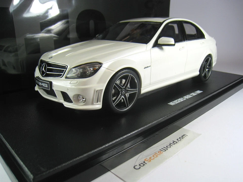 MERCEDES BENZ C63 AMG 2007 (W204) 1/18 GT SPIRIT (DIAMOND WHITE) - Imagen 1 de 3