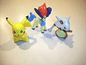 Lote de figuras de PVC Pokémon TOMY 1-1/2" ~ Keldeol / Pikachu / Cubone - Imagen 1 de 3