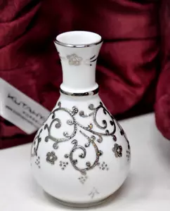 Vtg 2008 Kutahya Porselen Vase Hand Made Velvet Box White Silver 5" - Picture 1 of 7