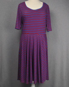 Vestido LuLaRoe Vault Nicole 3XL NUEVO CON ETIQUETAS Rojo Azul Rayas - Imagen 1 de 15