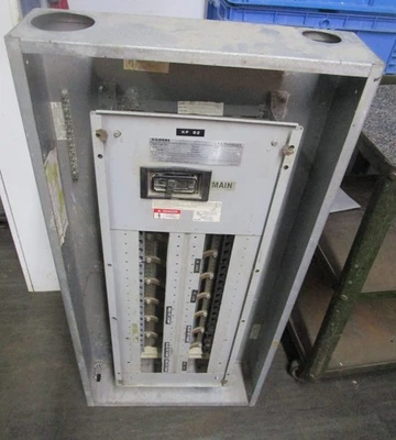 PANELBOARD INTERRUPTOR PRINCIPAL ITE CDP-7 225A 208Y/120V 3PH 4 HILOS SER. 8 sin PUERTA 1 Y Foto 1 de 4