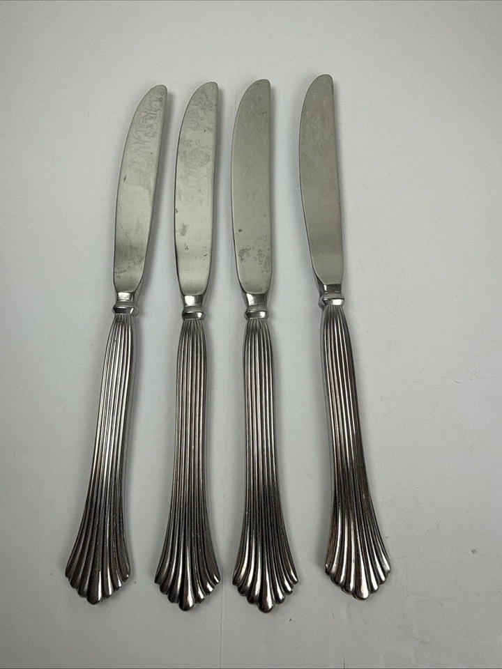 Stanley Robert’s Drama Dinner Knives (set 4)Ribbed Handles Stainless Steel 9” - Image 1 of 3