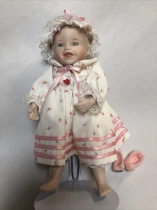 ASHTON DRAKE Porcelain Doll Picture Perfect Babies Miniature 6" Sarah/Stand - Picture 1 of 7