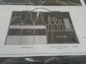 Level Vodka New Vintage 2008 Bartender Tool Kit.    Item Number LV081980046004.  - Bild 1 von 8
